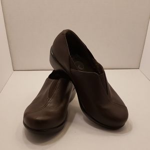dansko nursing shoes